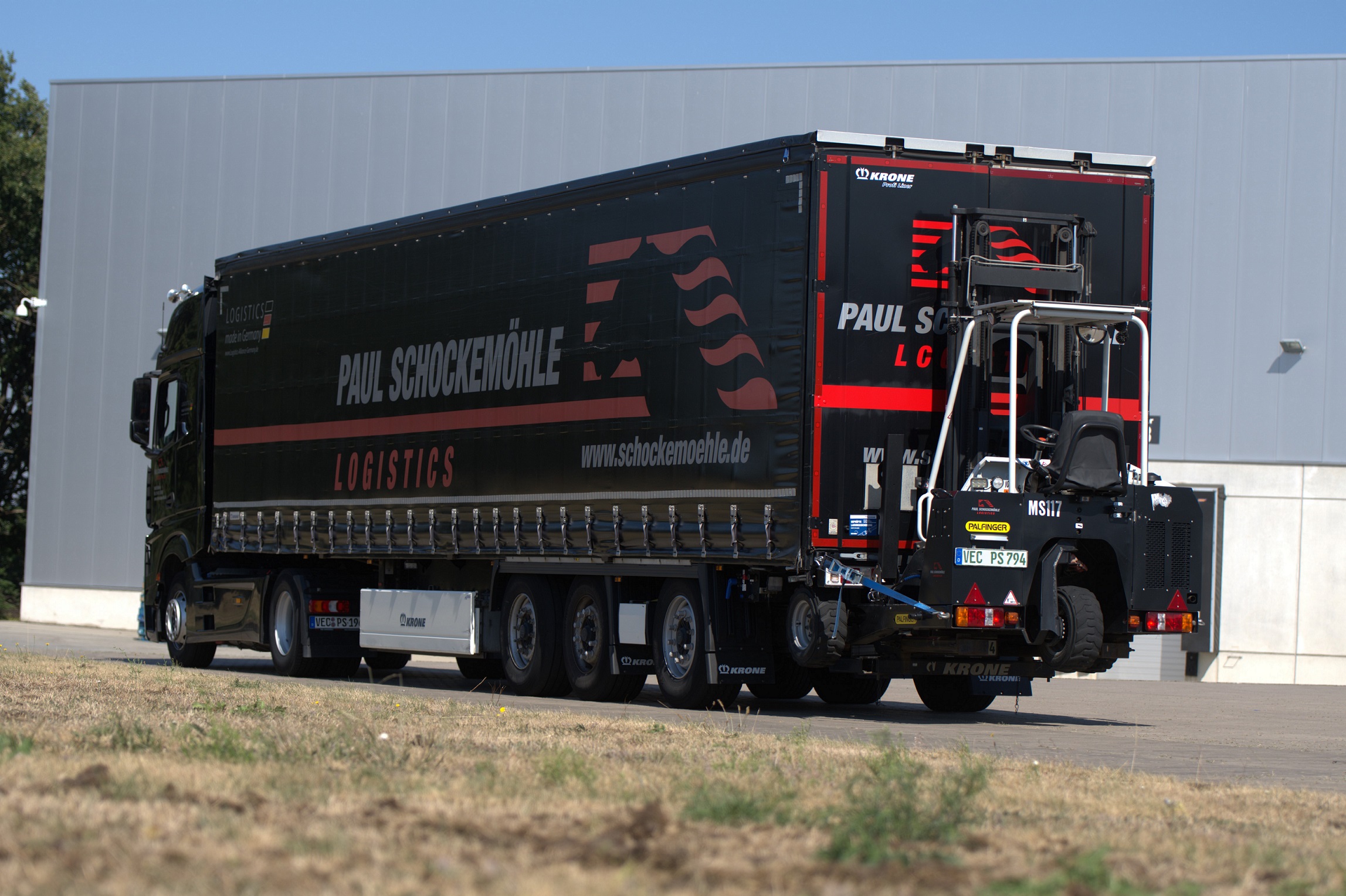 LKW-Fahrer Fernverkehr mit Mitnahmestapler/Plane C+E (m/w/d)